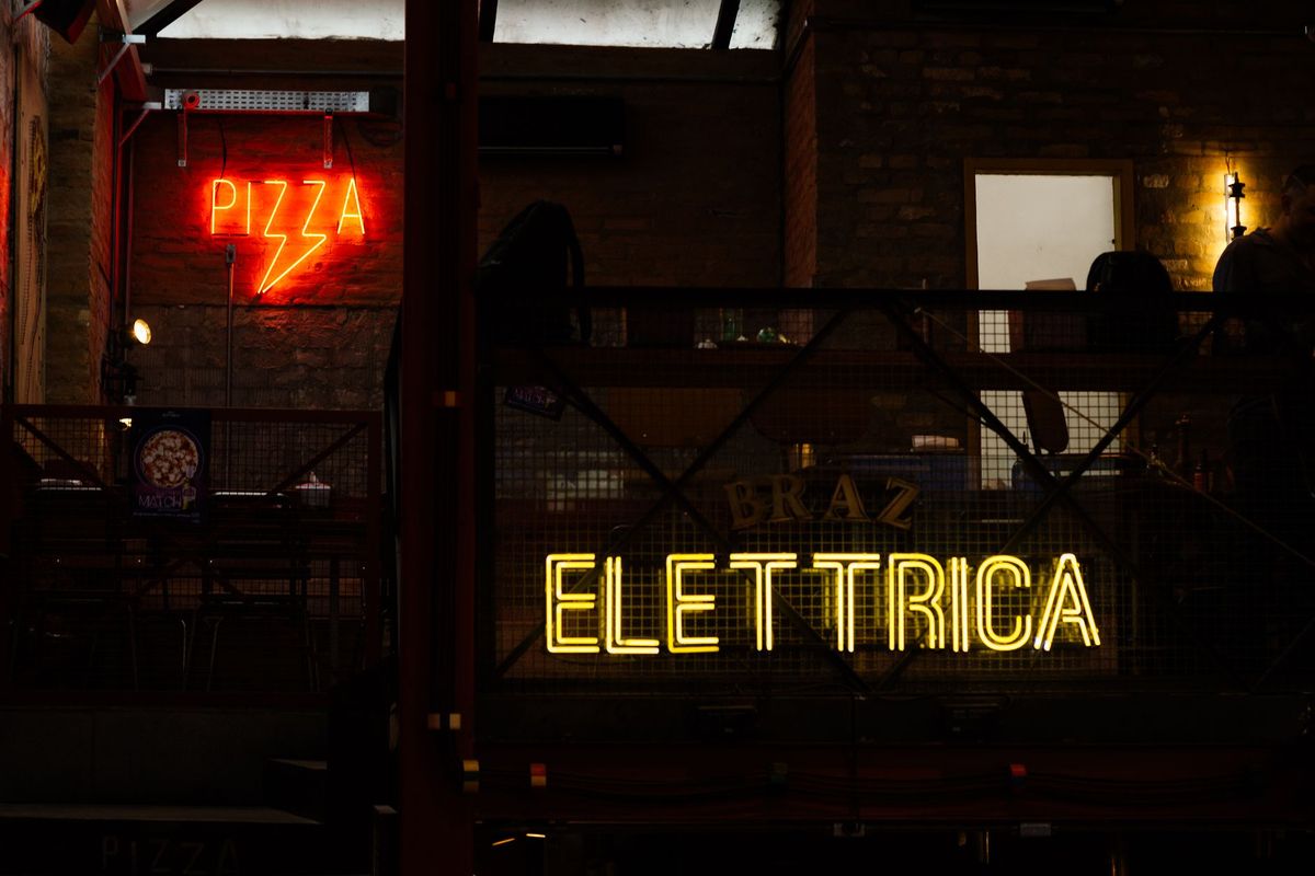 pizza-hut-temporarily-renames-to-hut-for-nfl-season