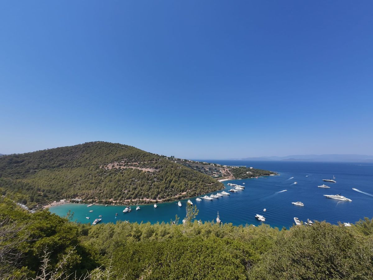 sydney-sweeney-wows-on-luxe-mallorca-getaway