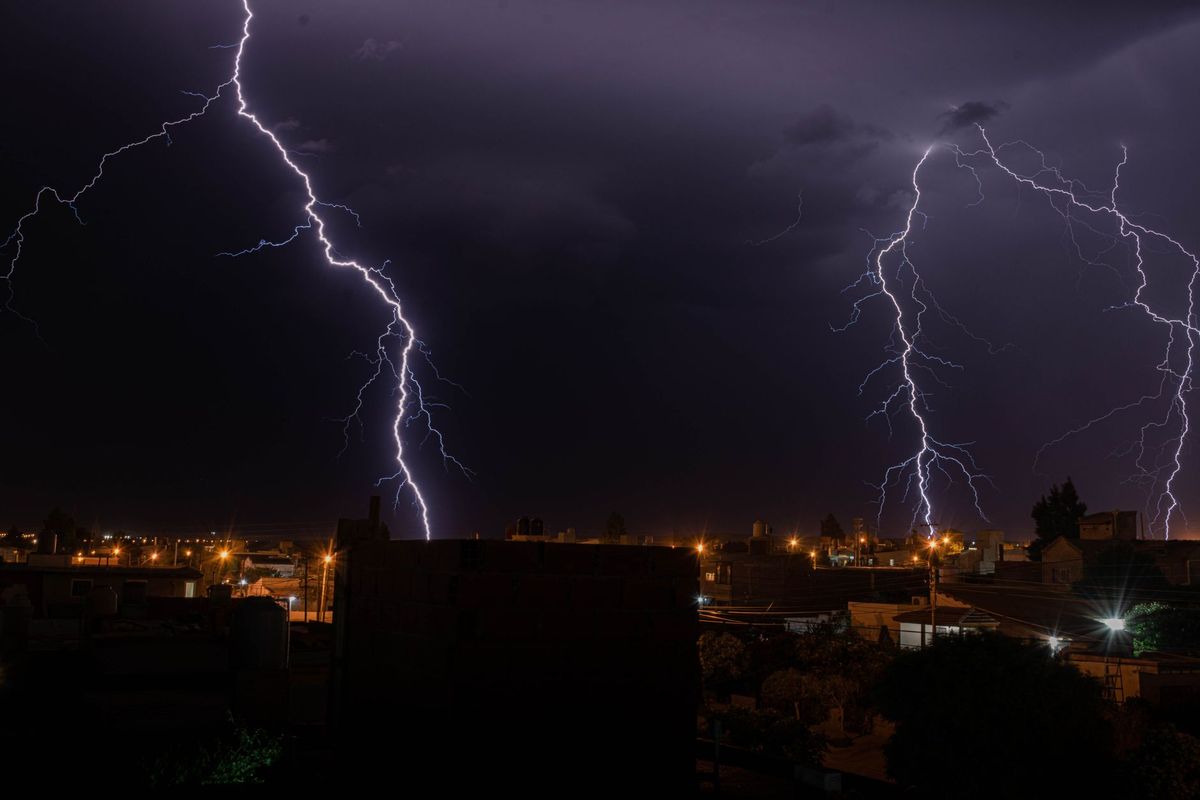 uk-thunderstorm-warnings-issued-after-heatwaves