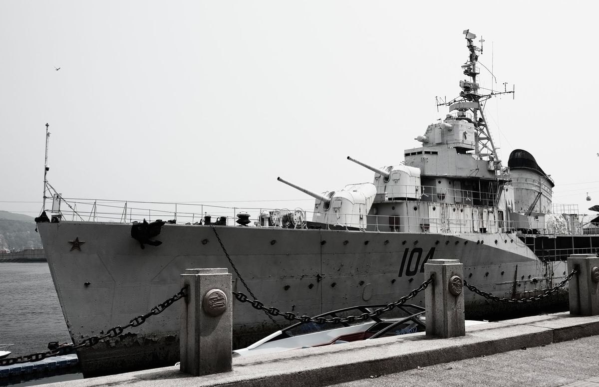 uss-benfold-adrift-south-china-sea-power-loss