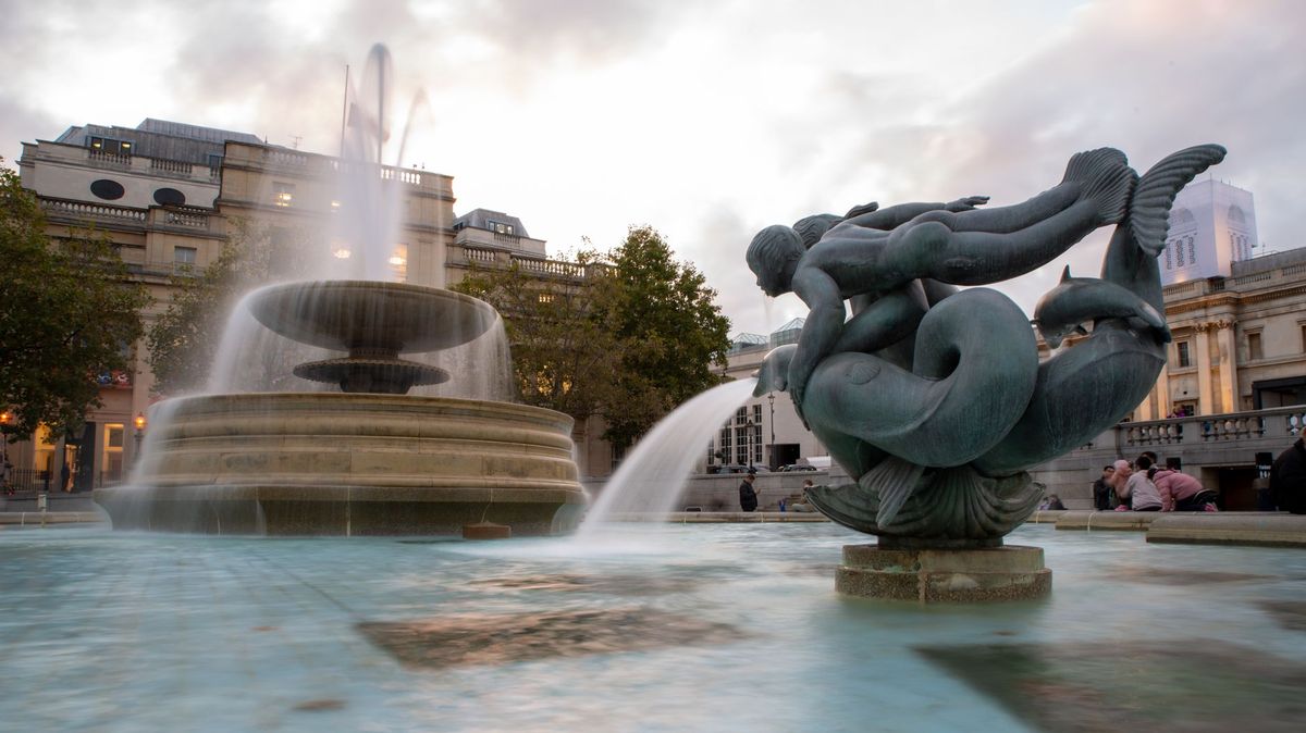 lady-in-blue-fourth-plinth-london