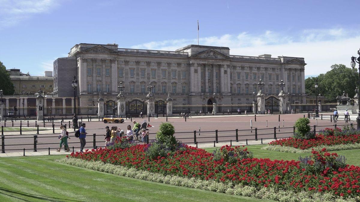 sussex-family-returns-uk-children