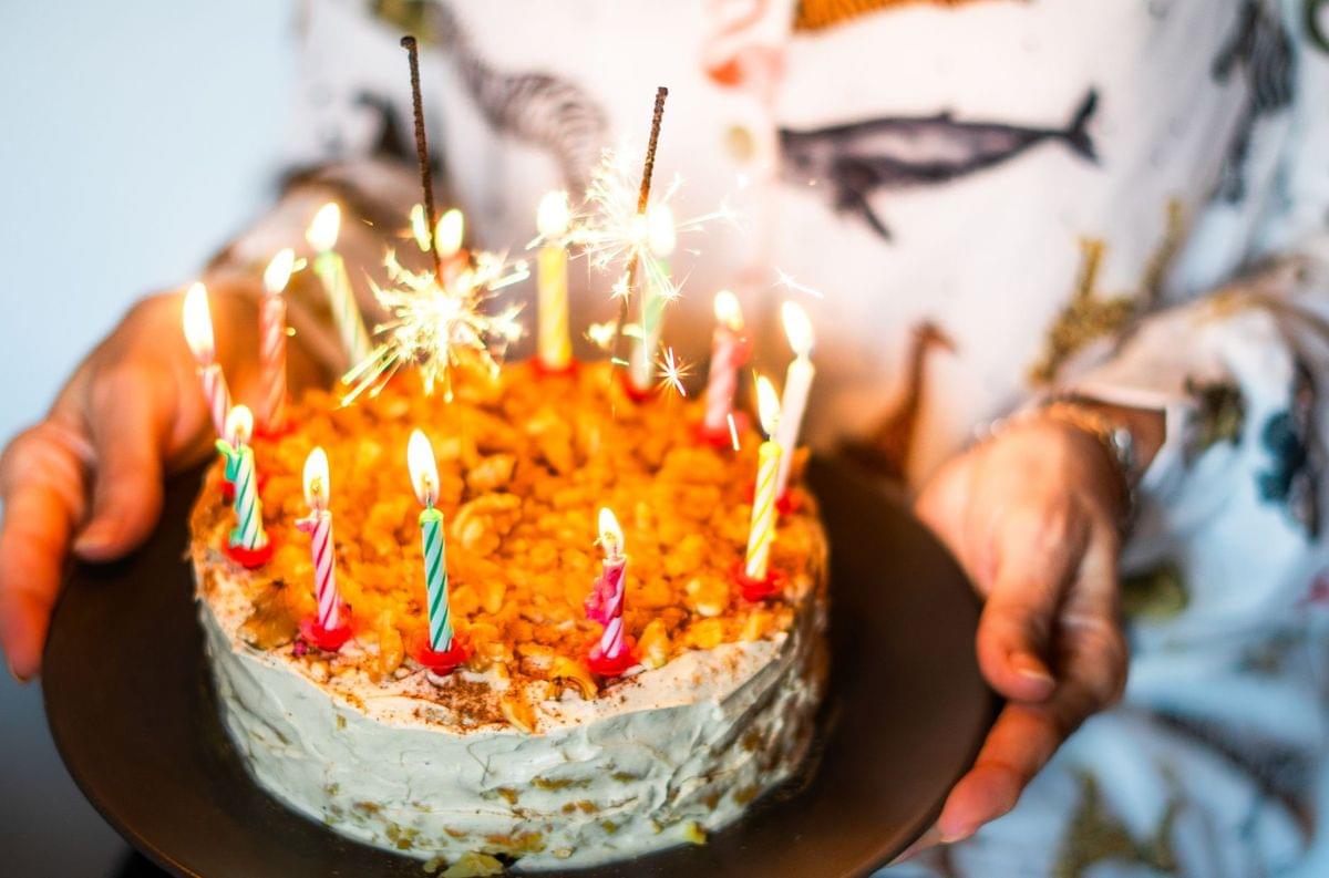 sam-claflin-40th-birthday-celebration